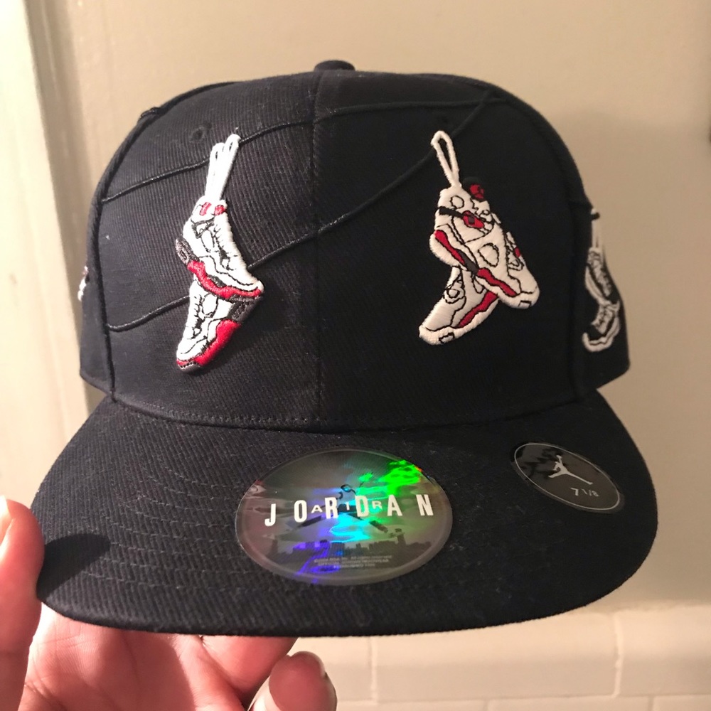 Brand new never worn Jordan hat sz 1/8